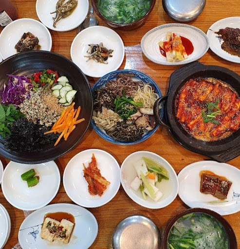 하동맛집 쉬어가기좋은날식당의 풍미 넘치는 재첩더덕정식으로 특별한 식사 즐기기